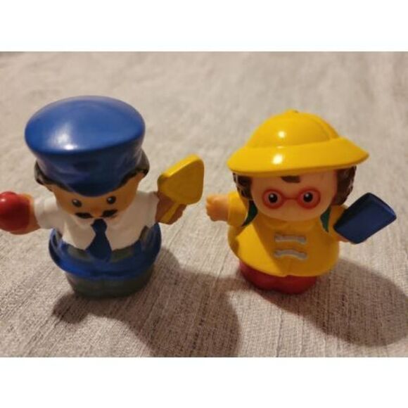 Fisher Price Little People Lot of 2 School Crossing Guard Girl Yellow Raincoat - Picture 4 of 10